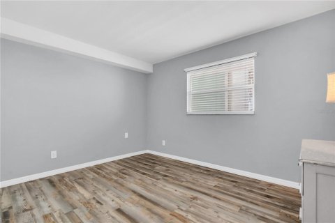Condo in Saint Pete Beach, Florida, 2 bedrooms  № 1299490 - photo 15