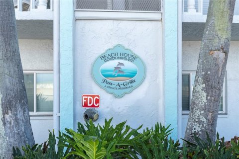 Condo in Saint Pete Beach, Florida, 2 bedrooms  № 1299490 - photo 28
