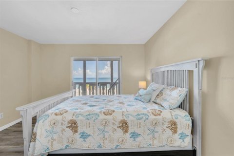 Condo in Saint Pete Beach, Florida, 2 bedrooms  № 1299490 - photo 12