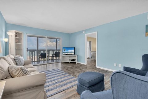 Condo in Saint Pete Beach, Florida, 2 bedrooms  № 1299490 - photo 5