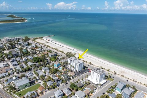 Condo in Saint Pete Beach, Florida, 2 bedrooms  № 1299490 - photo 18