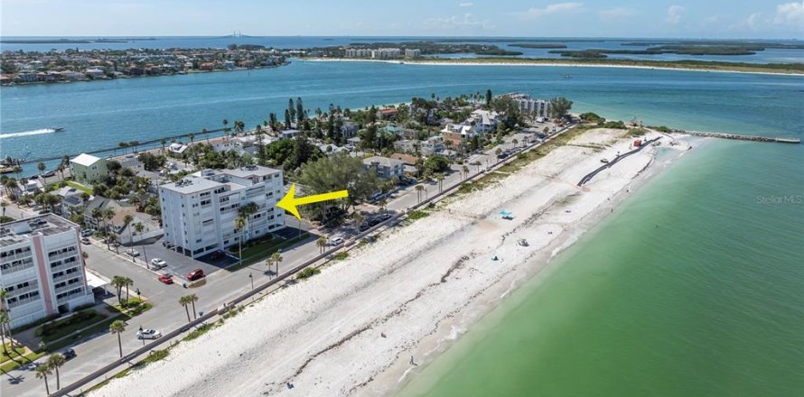 Condominio en Saint Pete Beach, Florida, 2 dormitorios № 1299490
