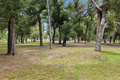 House in Myakka City, Florida 5 bedrooms, 468.88 sq.m. № 2197631 - photo 10