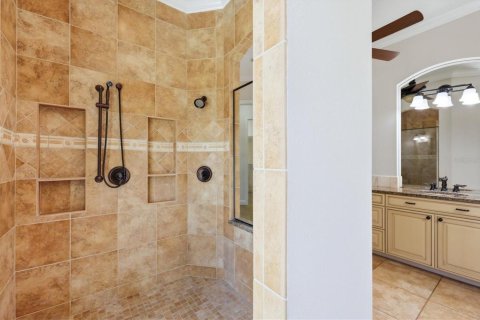 House in Myakka City, Florida 5 bedrooms, 468.88 sq.m. № 2197631 - photo 5