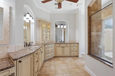 House in Myakka City, Florida 5 bedrooms, 468.88 sq.m. № 2197631 - photo 4