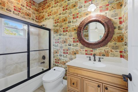 House in Myakka City, Florida 5 bedrooms, 468.88 sq.m. № 2197631 - photo 7