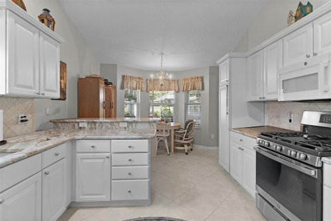 House in The Villages, Florida 3 bedrooms, 177.07 sq.m. № 2167078 - photo 15