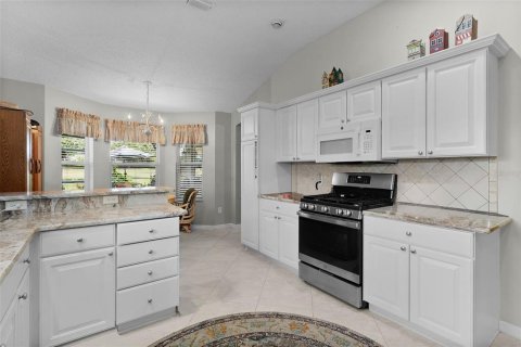 House in The Villages, Florida 3 bedrooms, 177.07 sq.m. № 2167078 - photo 16