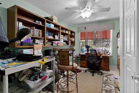 House in The Villages, Florida 3 bedrooms, 177.07 sq.m. № 2167078 - photo 30