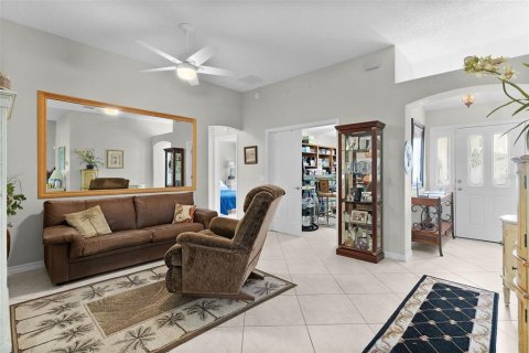 House in The Villages, Florida 3 bedrooms, 177.07 sq.m. № 2167078 - photo 9