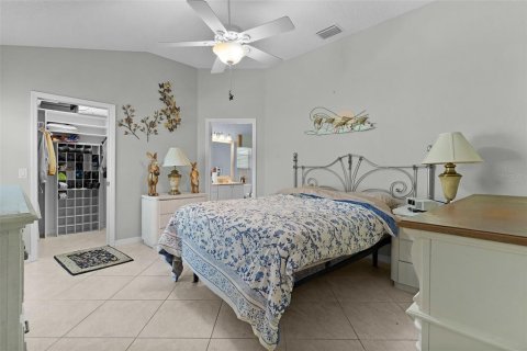 House in The Villages, Florida 3 bedrooms, 177.07 sq.m. № 2167078 - photo 20