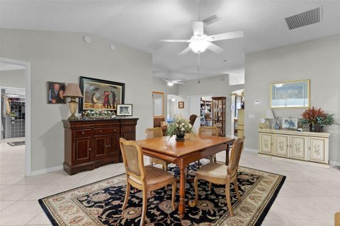 House in The Villages, Florida 3 bedrooms, 177.07 sq.m. № 2167078 - photo 12