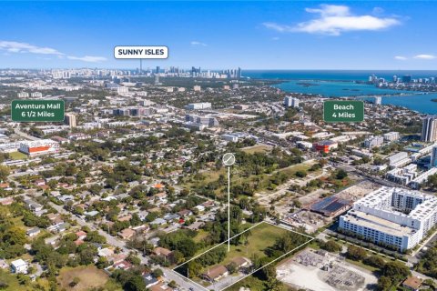 Propiedad comercial en venta en Miami, Florida № 2010980 - foto 29