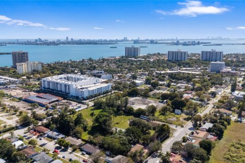 Commercial property in Miami, Florida № 2010980 - photo 18