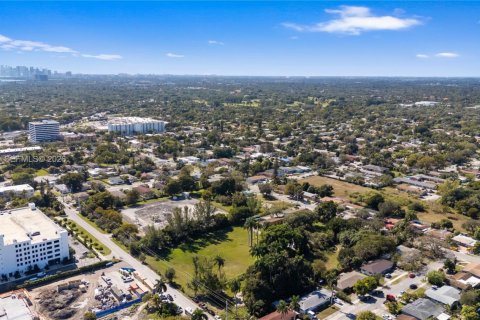 Commercial property in Miami, Florida № 2010980 - photo 20