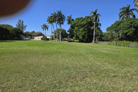 Купить коммерческую недвижимость в Майами, Флорида № 2010980 - фото 1