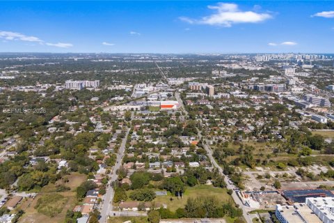 Commercial property in Miami, Florida № 2010980 - photo 15