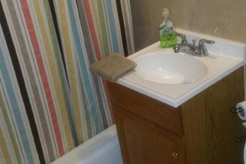 Casa en alquiler en Miami Gardens, Florida, 3 dormitorios, 71.53 m2 № 825613 - foto 1