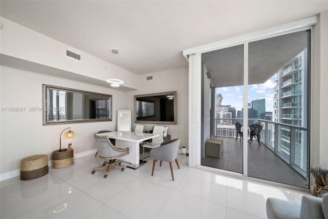 Снять в аренду кондоминиум в Майами, Флорида 3 спальни, 166.76м2, № 1990576 - фото 13