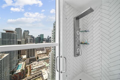 Снять в аренду кондоминиум в Майами, Флорида 3 спальни, 166.76м2, № 1990576 - фото 24