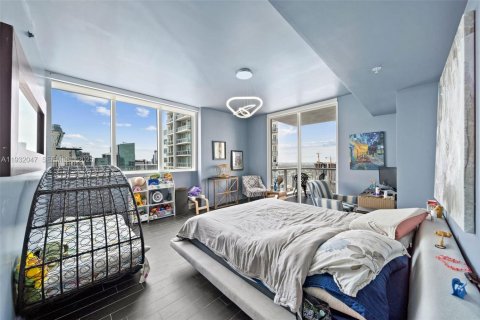 Снять в аренду кондоминиум в Майами, Флорида 3 спальни, 166.76м2, № 1990576 - фото 25