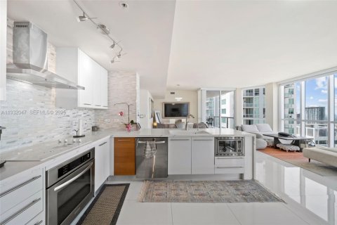 Снять в аренду кондоминиум в Майами, Флорида 3 спальни, 166.76м2, № 1990576 - фото 17