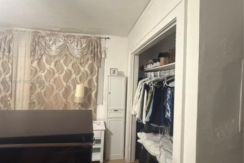 House in Miami, Florida № 2075050 - photo 2