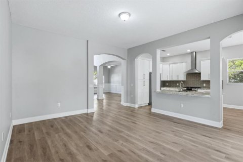 House in Bradenton, Florida 4 bedrooms, 238.94 sq.m. № 2308509 - photo 13