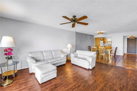 Condominio en venta en Tierra Verde, Florida, 2 dormitorios, 105.91 m2 № 1831557 - foto 16