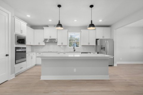 Casa en venta en Fruitland Park, Florida, 4 dormitorios, 196.49 m2 № 2156747 - foto 5