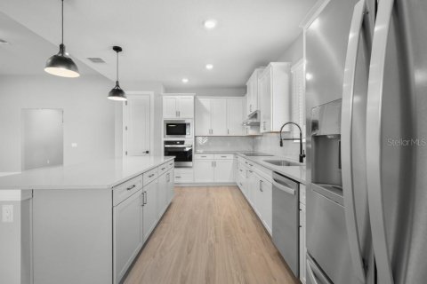 Casa en venta en Fruitland Park, Florida, 4 dormitorios, 196.49 m2 № 2156747 - foto 6
