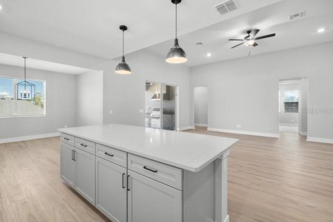 Casa en venta en Fruitland Park, Florida, 4 dormitorios, 196.49 m2 № 2156747 - foto 4