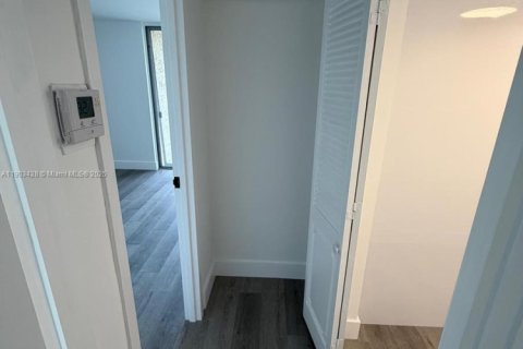 Condominio en alquiler en Hallandale Beach, Florida, 2 dormitorios, 94.76 m2 № 1954401 - foto 10