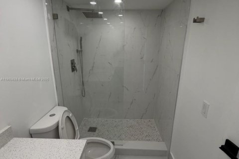 Condominio en alquiler en Hallandale Beach, Florida, 2 dormitorios, 94.76 m2 № 1954401 - foto 19