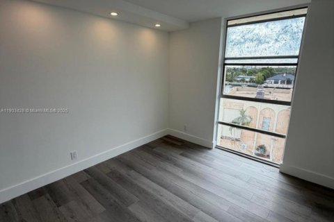 Condominio en alquiler en Hallandale Beach, Florida, 2 dormitorios, 94.76 m2 № 1954401 - foto 17