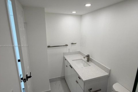 Condominio en alquiler en Hallandale Beach, Florida, 2 dormitorios, 94.76 m2 № 1954401 - foto 20