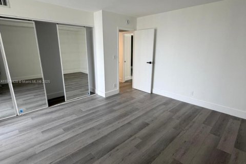 Condominio en alquiler en Hallandale Beach, Florida, 2 dormitorios, 94.76 m2 № 1954401 - foto 12