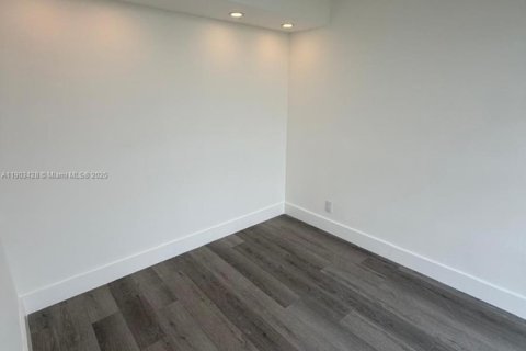 Condominio en alquiler en Hallandale Beach, Florida, 2 dormitorios, 94.76 m2 № 1954401 - foto 6