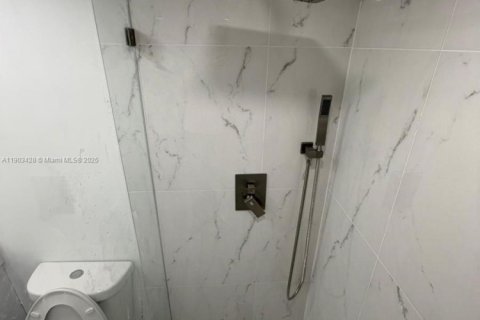 Condominio en alquiler en Hallandale Beach, Florida, 2 dormitorios, 94.76 m2 № 1954401 - foto 21