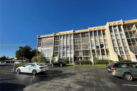 Condominio en alquiler en Hallandale Beach, Florida, 2 dormitorios, 94.76 m2 № 1954401 - foto 29