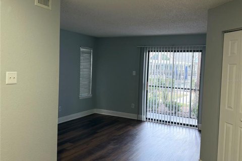 Condo in Casselberry, Florida, 2 bedrooms  № 1871121 - photo 8