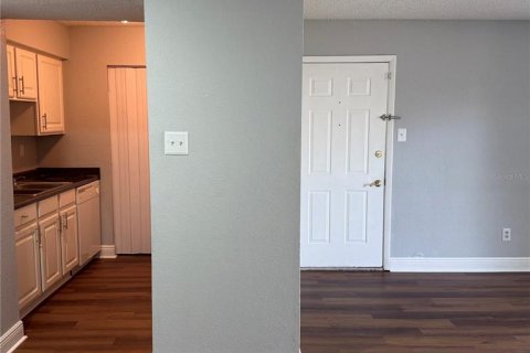 Condo in Casselberry, Florida, 2 bedrooms  № 1871121 - photo 12