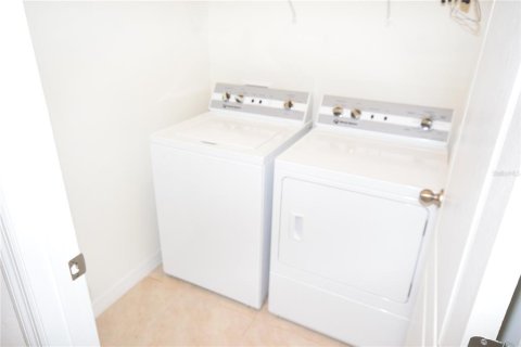 Casa en alquiler en Mount Dora, Florida, 4 dormitorios, 150.22 m2 № 2202107 - foto 22