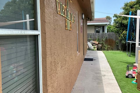 Immobilier commercial à louer à Port St. Lucie, Floride: 1 chambre, 69.68 m2 № 2281815 - photo 3