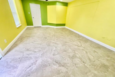 Immobilier commercial à louer à Port St. Lucie, Floride: 1 chambre, 69.68 m2 № 2281815 - photo 7