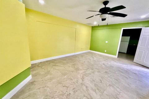 Immobilier commercial à louer à Port St. Lucie, Floride: 1 chambre, 69.68 m2 № 2281815 - photo 11
