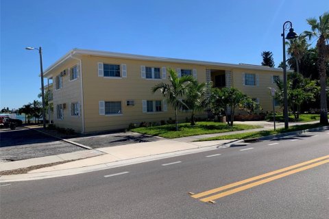 Appartement à Saint Pete Beach, Floride 1 chambre, 41.81 m2 № 2323122
