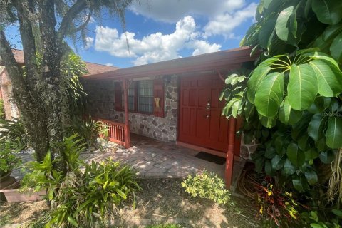 Casa en venta en Seffner, Florida, 3 dormitorios, 143.26 m2 № 1902647 - foto 1