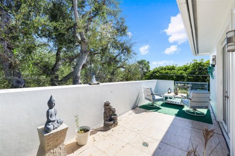 Adosado en venta en Fort Lauderdale, Florida, 3 dormitorios, 250.37 m2 № 1999714 - foto 18