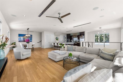 Adosado en venta en Fort Lauderdale, Florida, 3 dormitorios, 250.37 m2 № 1999714 - foto 9